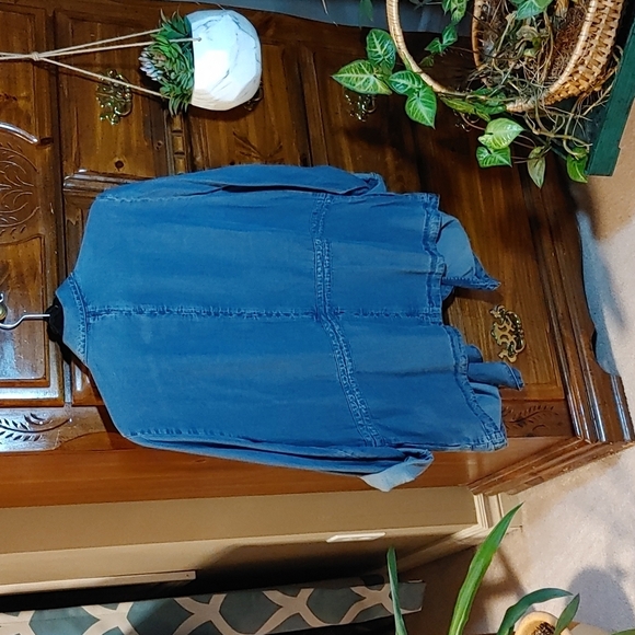 🍁Reitmans Blue Denim Jacket Size 16 NWT - Picture 2 of 13